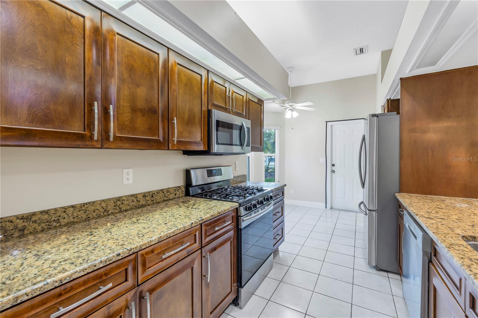 Image 15 of 46 For 4832 Queen Palm Terrace Ne