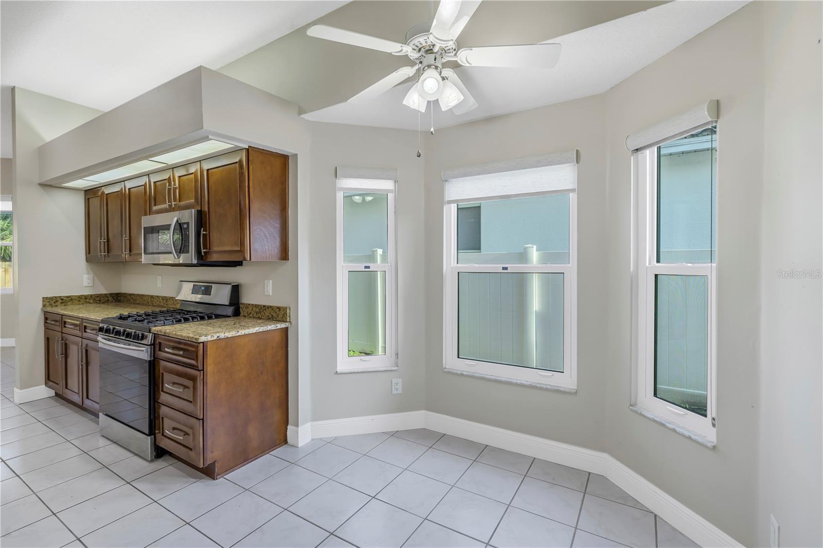Image 19 of 46 For 4832 Queen Palm Terrace Ne