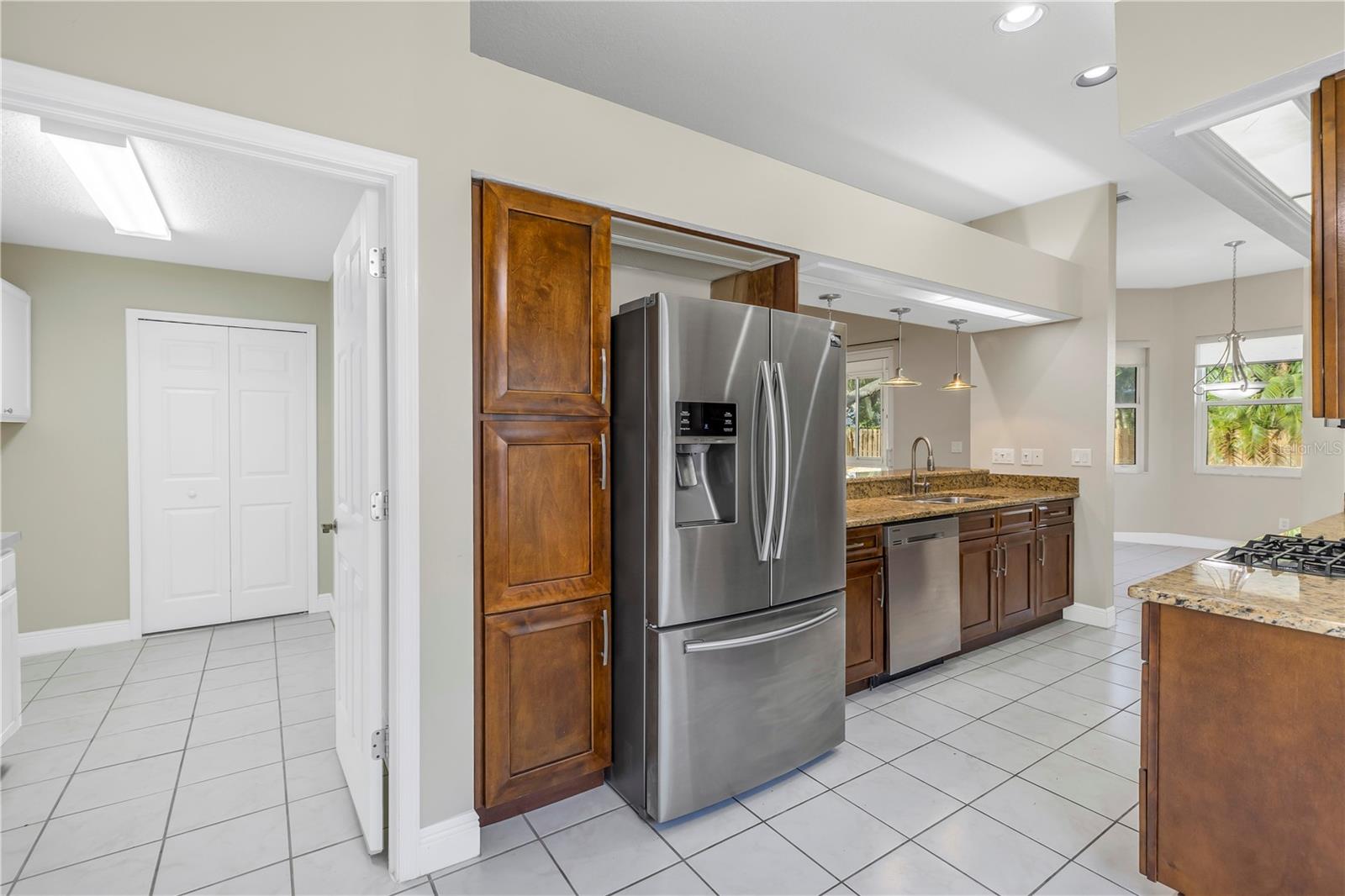 Image 20 of 46 For 4832 Queen Palm Terrace Ne