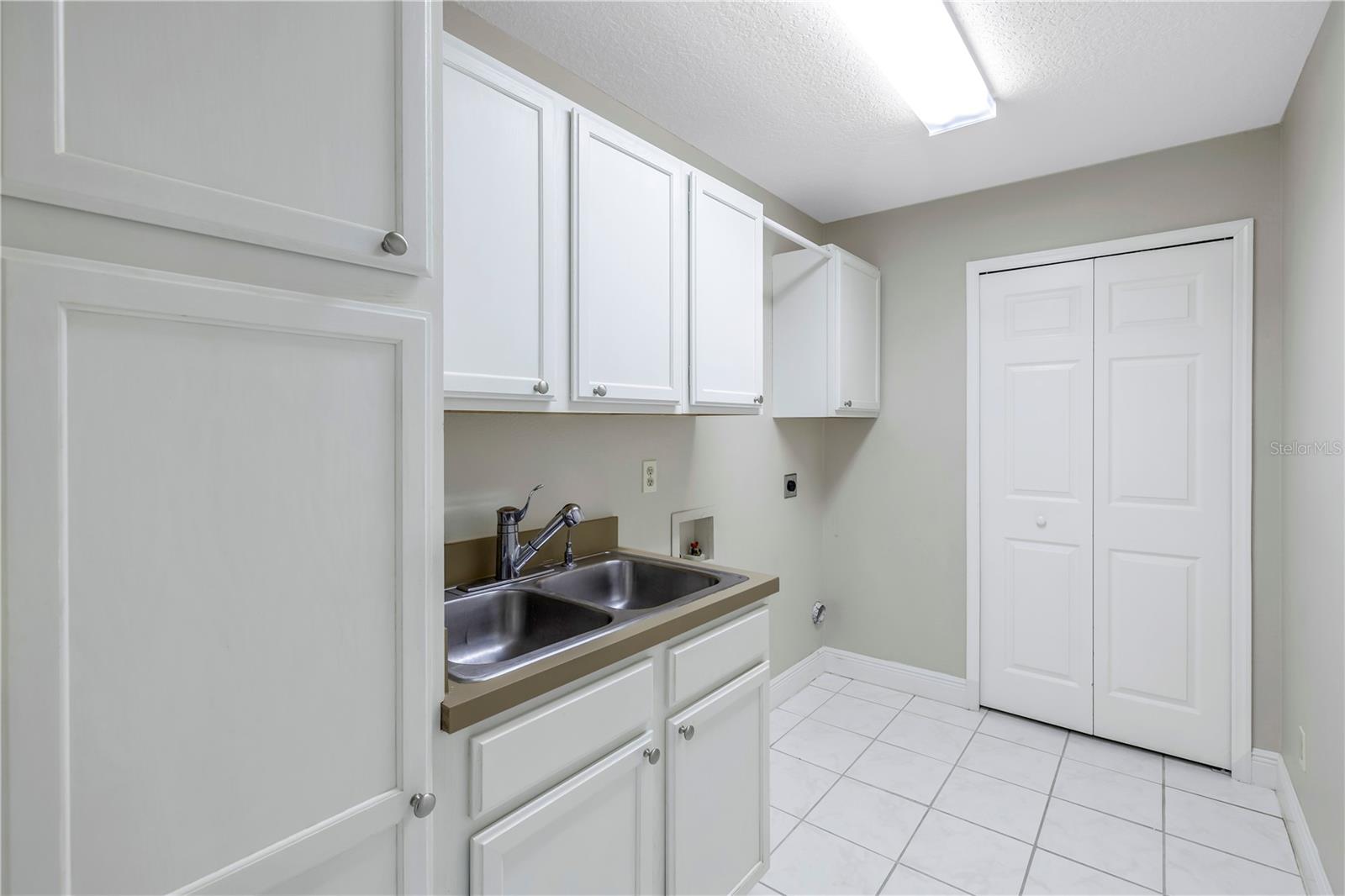 Image 21 of 46 For 4832 Queen Palm Terrace Ne