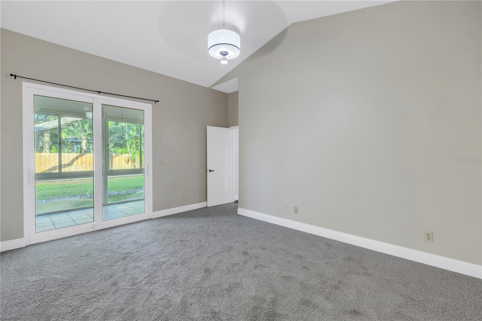Image 23 of 46 For 4832 Queen Palm Terrace Ne