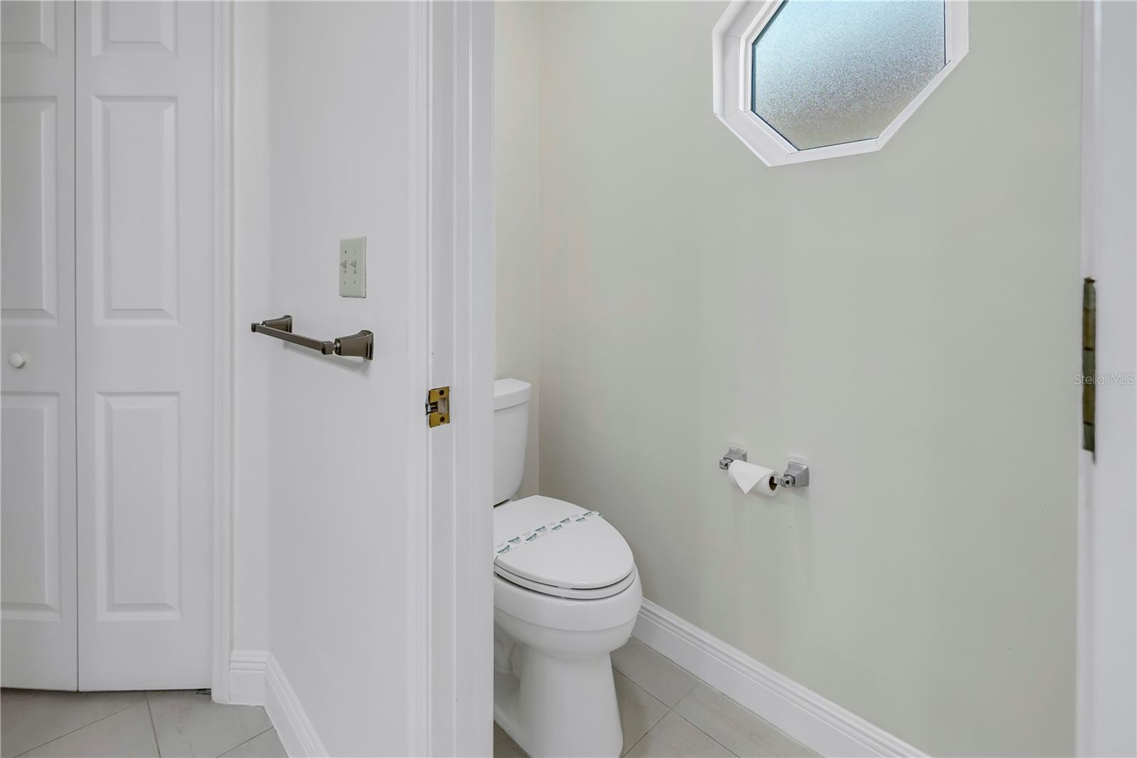 Image 25 of 46 For 4832 Queen Palm Terrace Ne