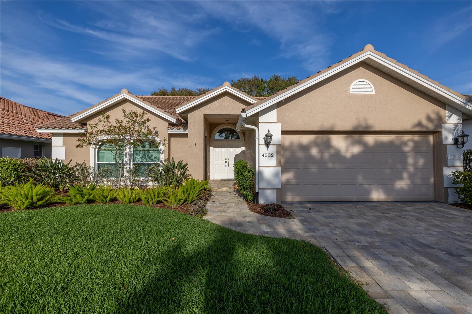 Image 3 of 46 For 4832 Queen Palm Terrace Ne