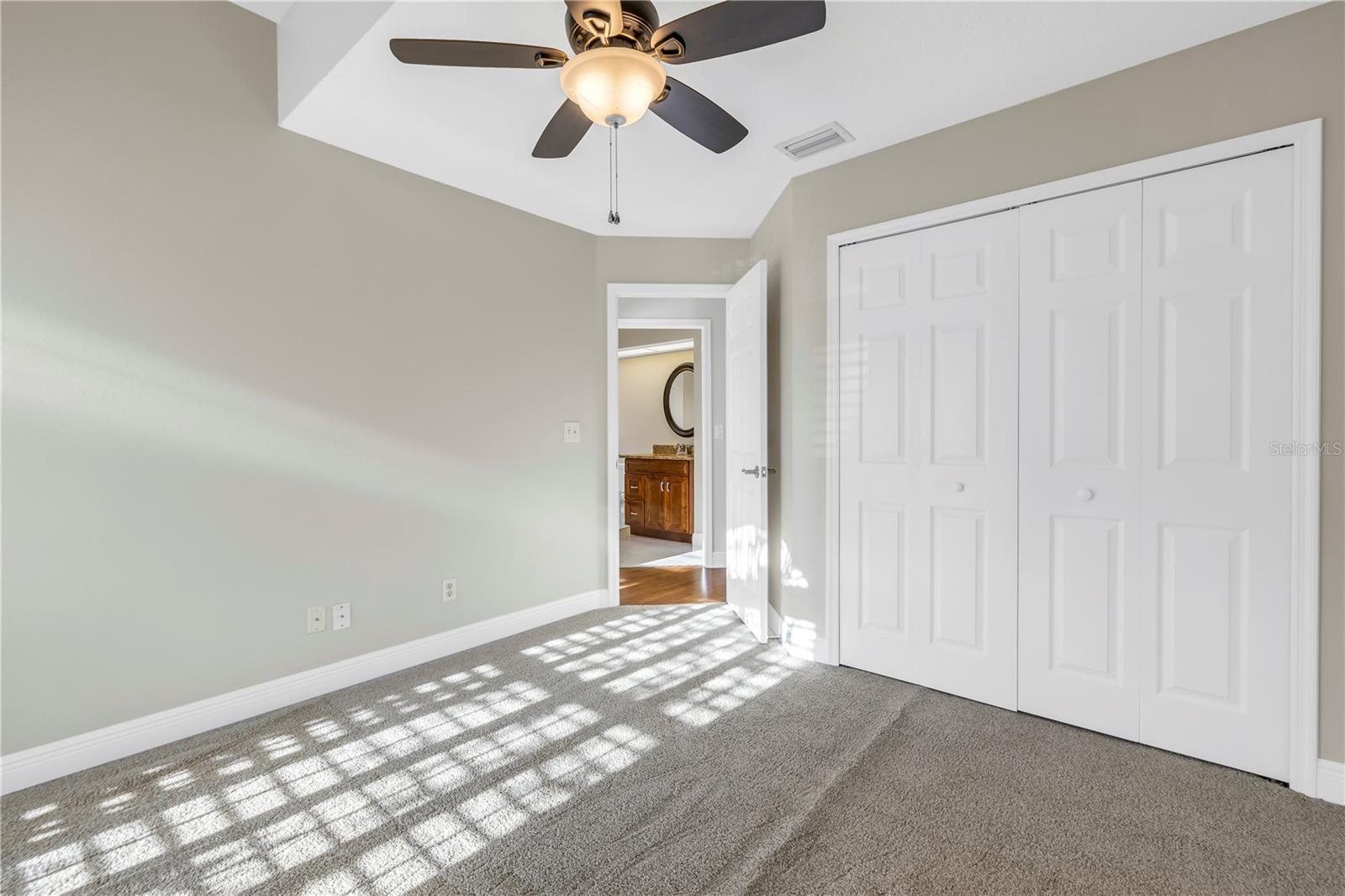 Image 32 of 46 For 4832 Queen Palm Terrace Ne