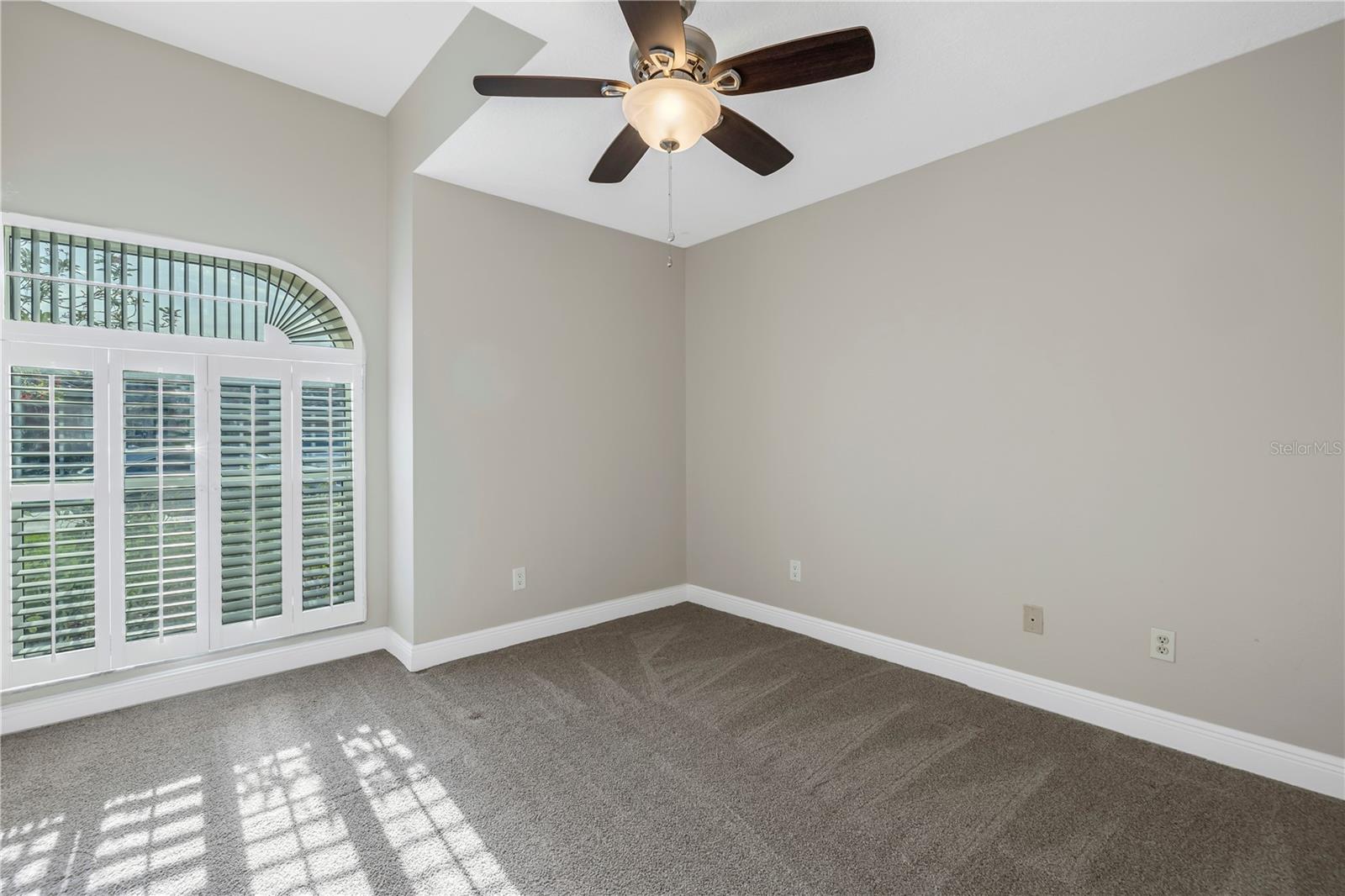 Image 33 of 46 For 4832 Queen Palm Terrace Ne