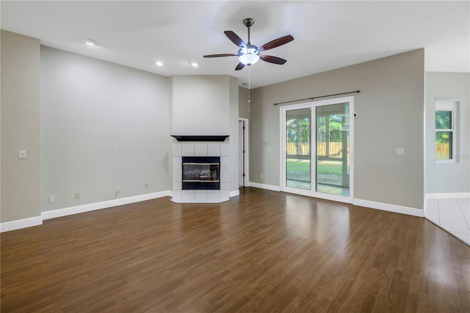 Image 9 of 46 For 4832 Queen Palm Terrace Ne