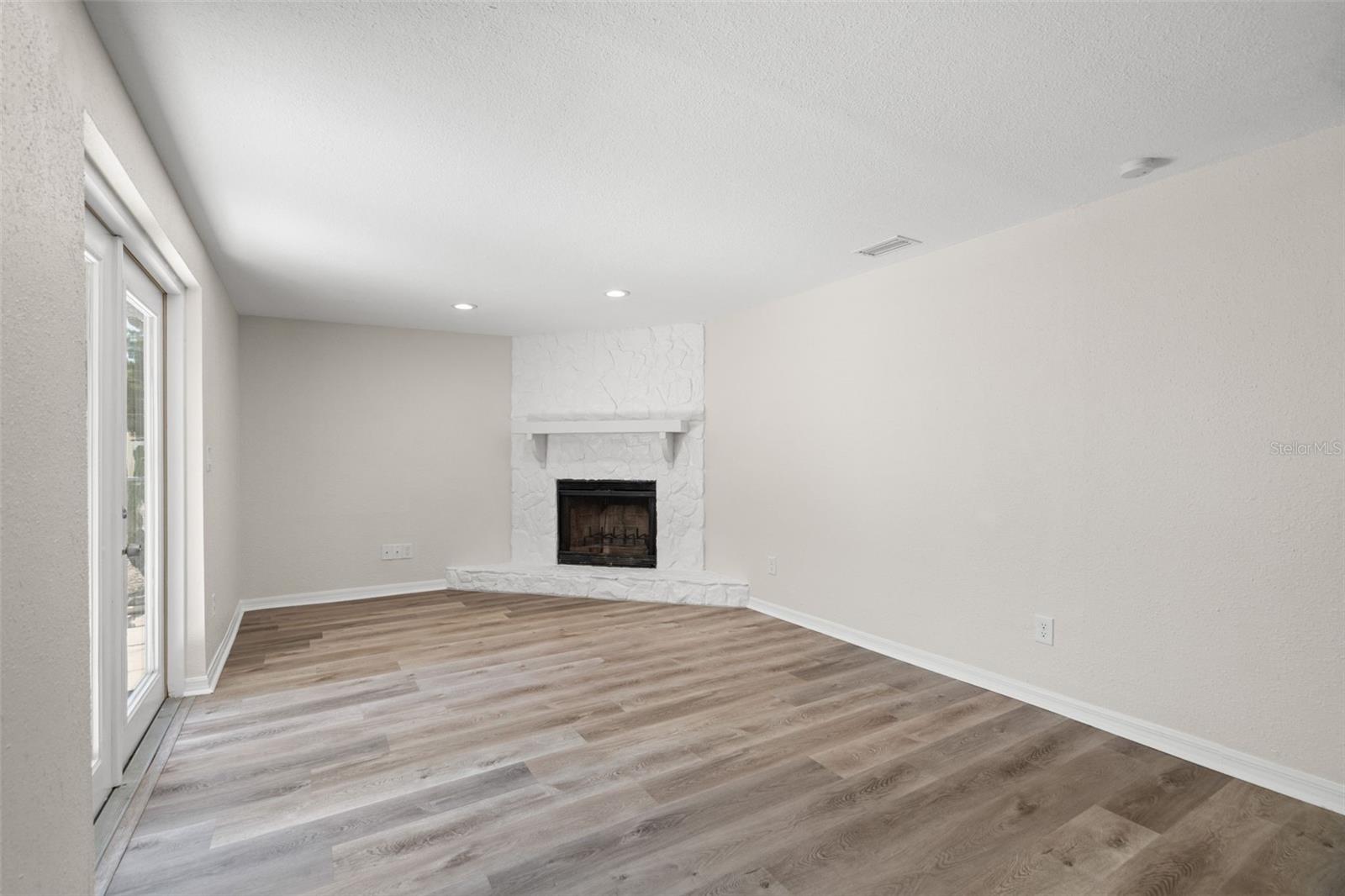 Image 15 of 36 For 5122 Chet Drive