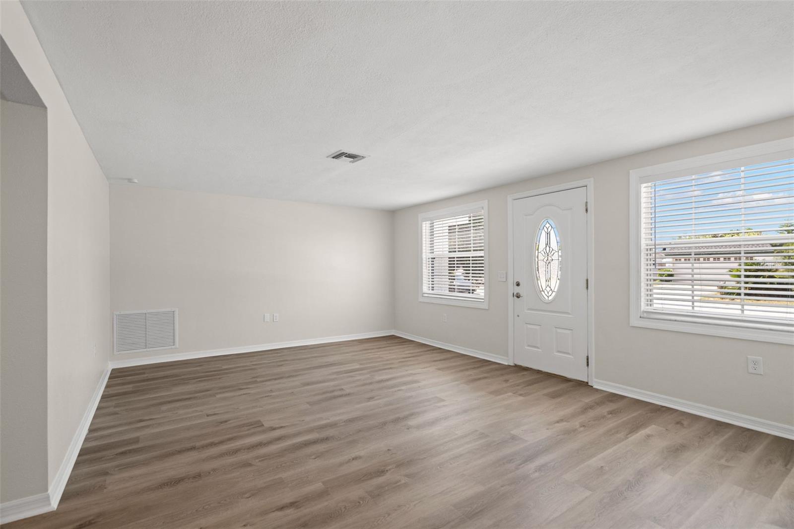 Image 4 of 36 For 5122 Chet Drive