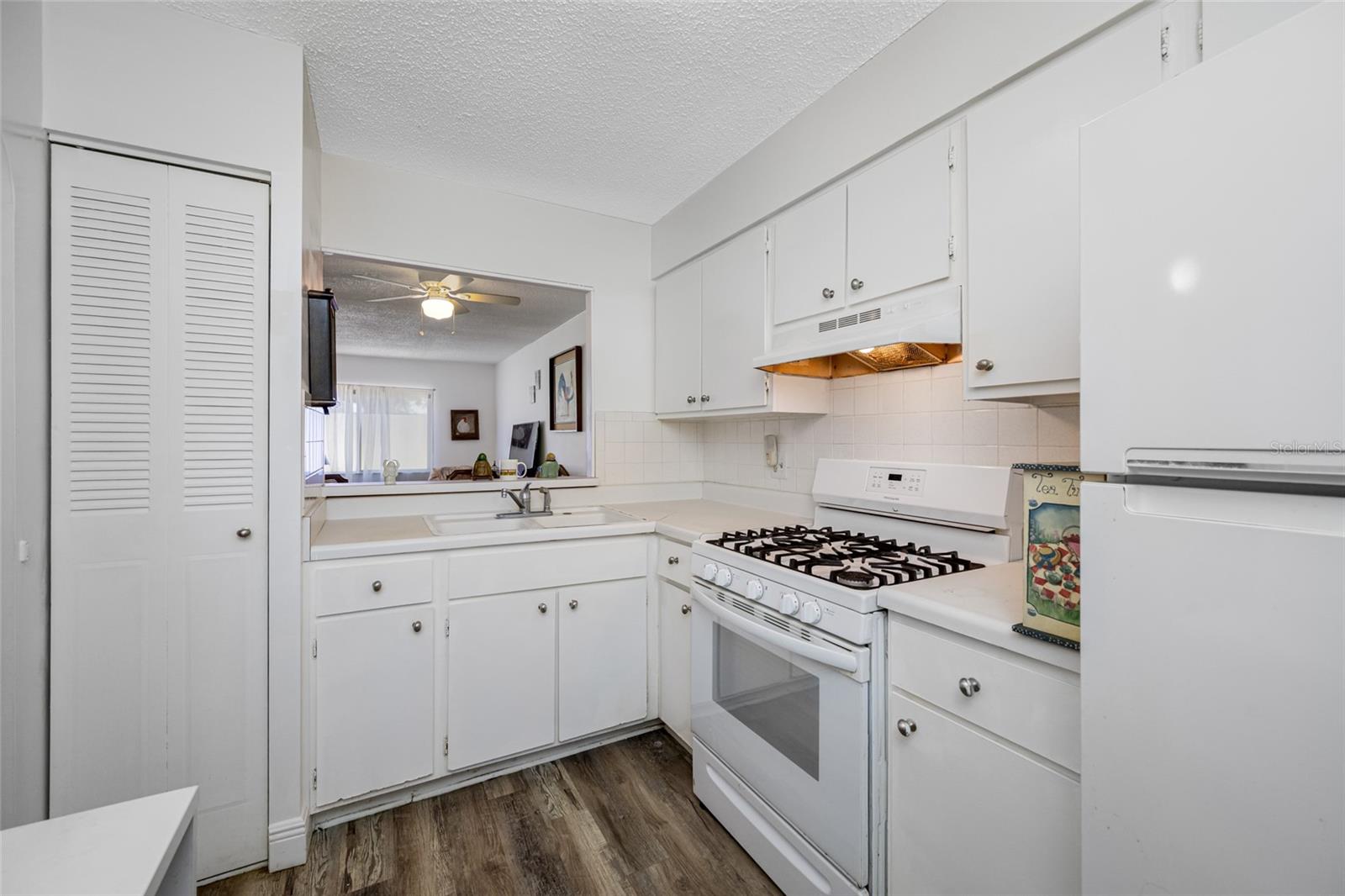 Image 7 of 67 For 2928 Feather Drive