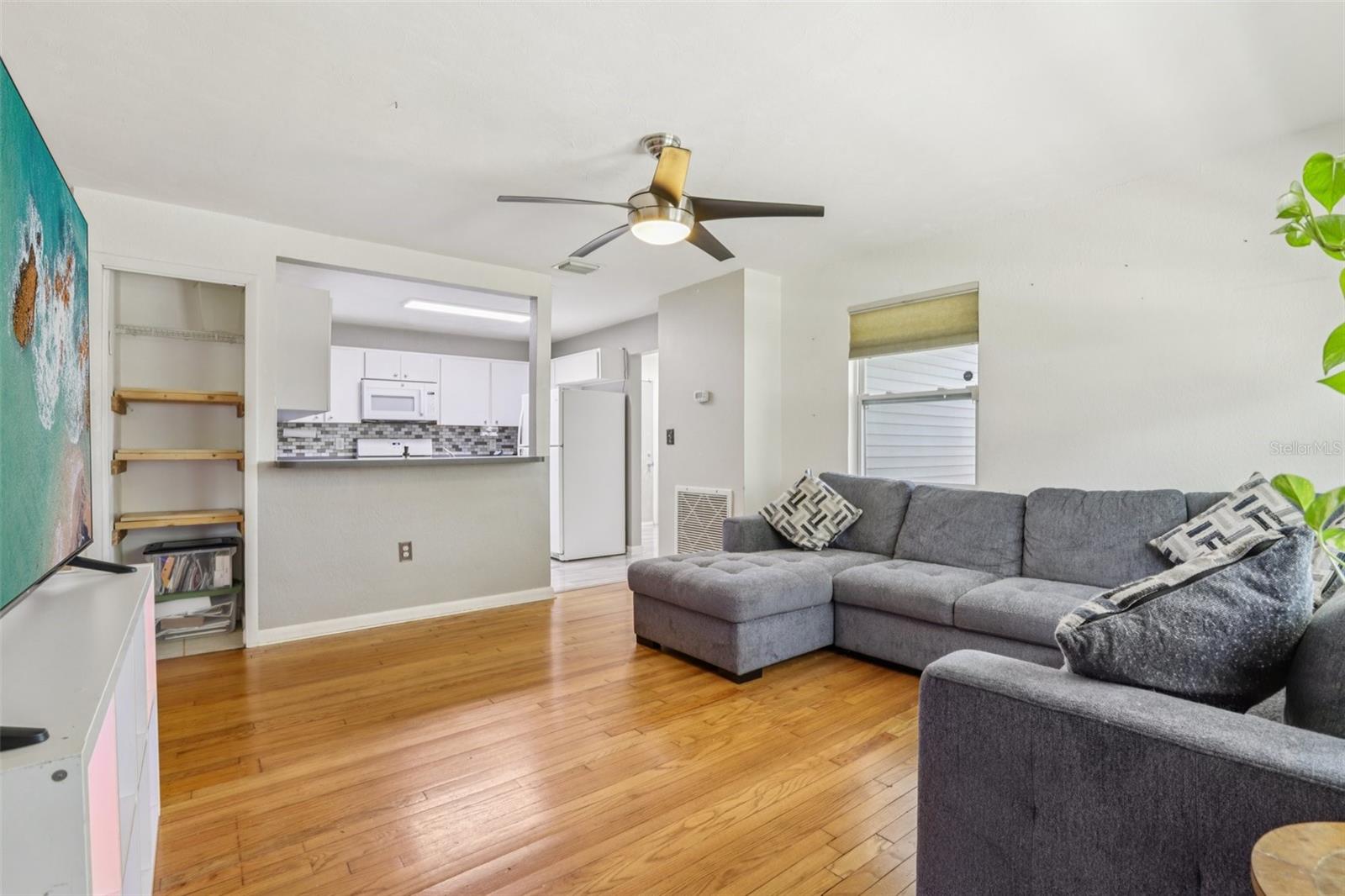 Image 10 of 45 For 1015 13th Avenue Nw