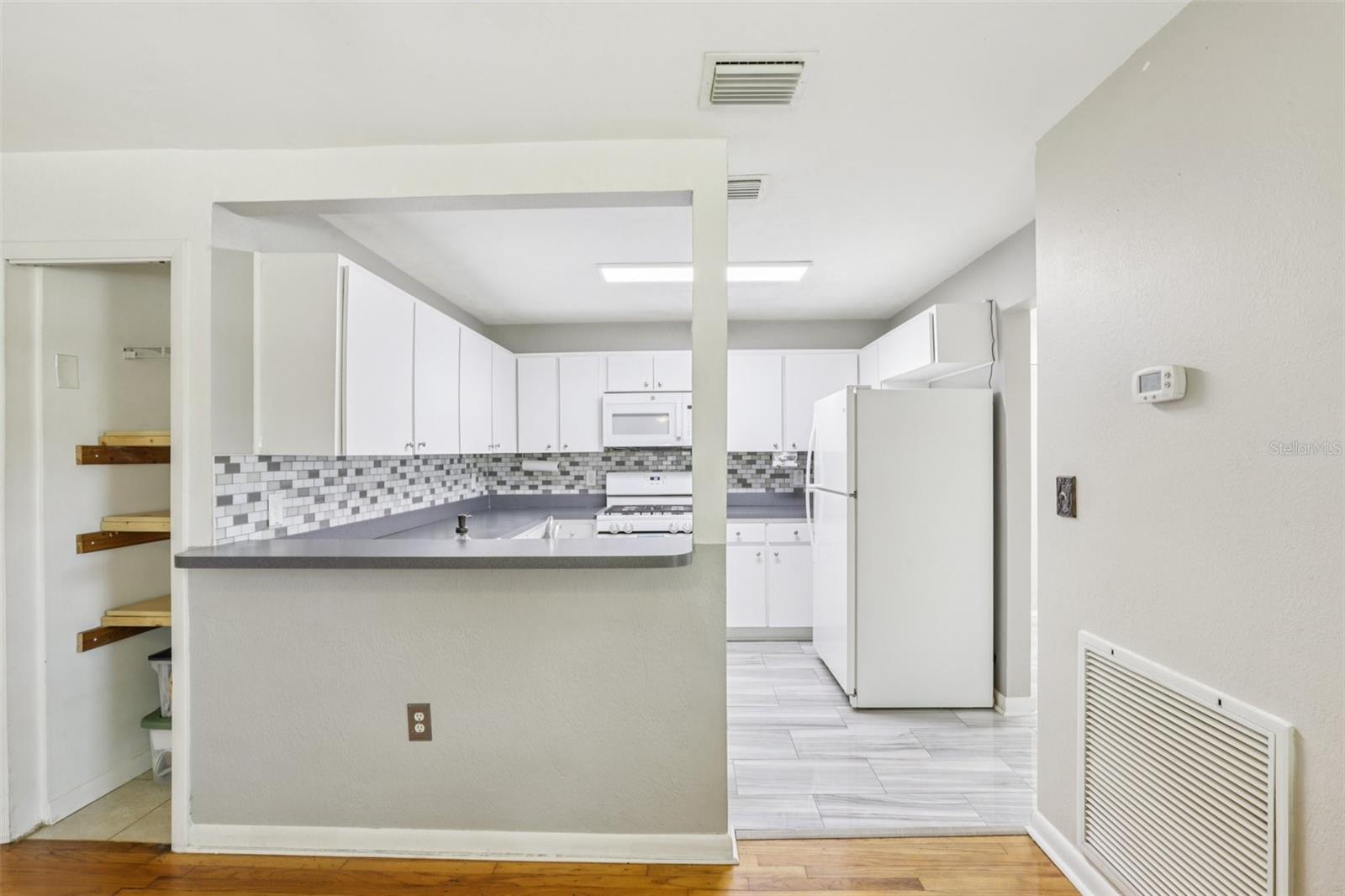 Image 11 of 45 For 1015 13th Avenue Nw