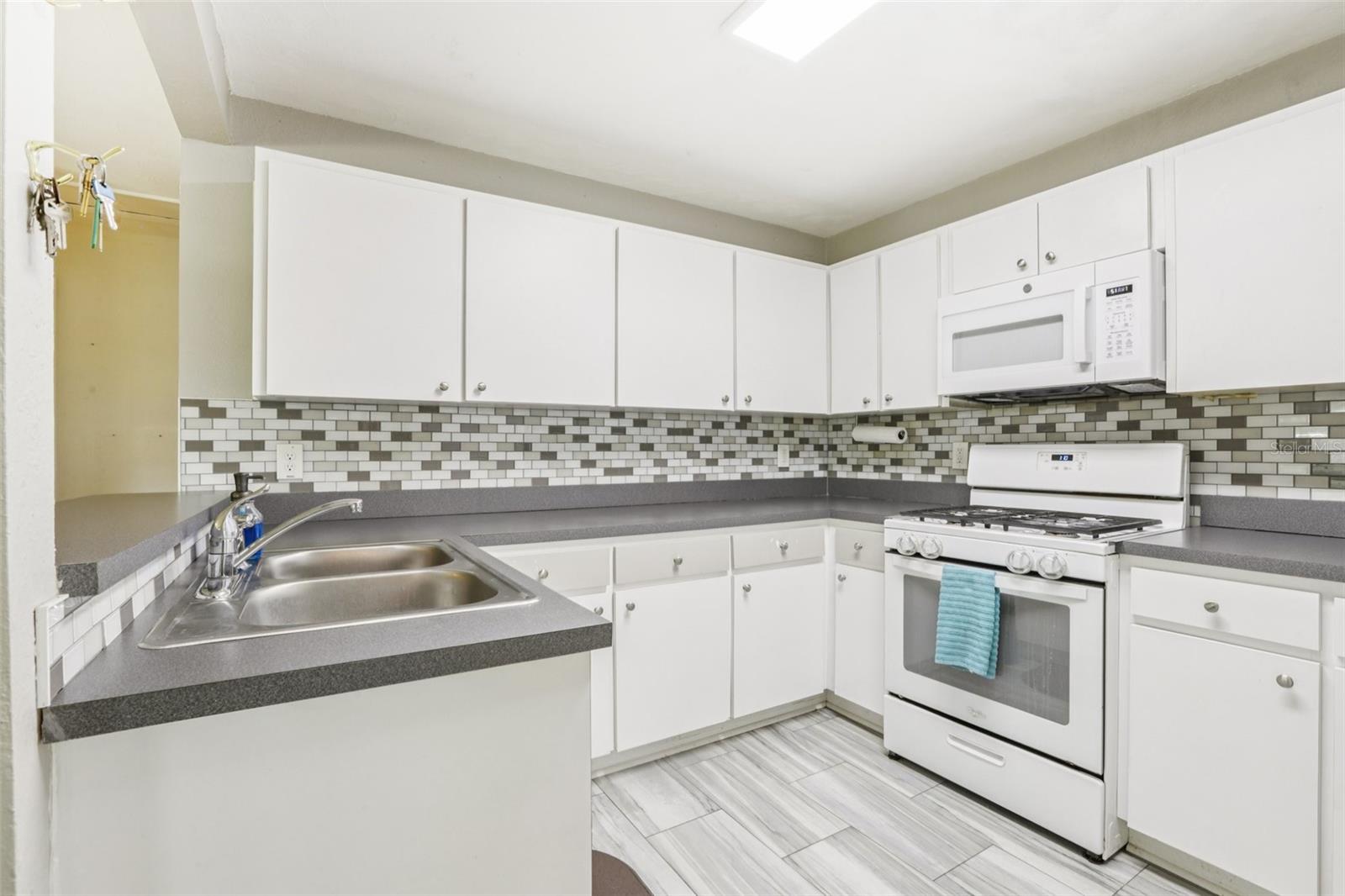 Image 14 of 45 For 1015 13th Avenue Nw