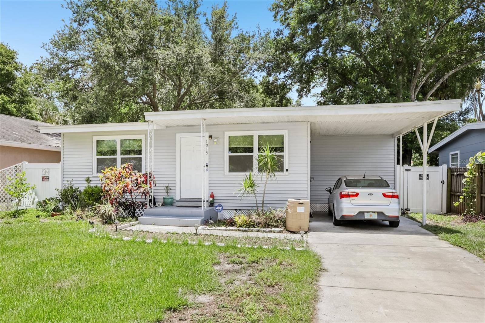 Image 4 of 45 For 1015 13th Avenue Nw