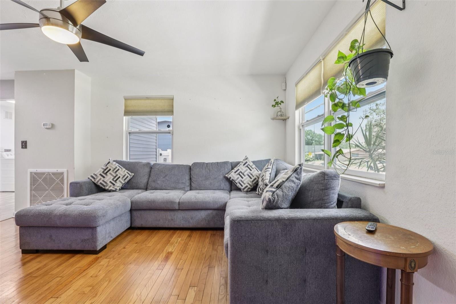 Image 9 of 45 For 1015 13th Avenue Nw