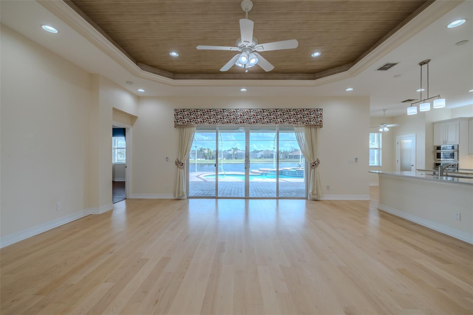 Image 14 of 89 For 16206 Diamond Bay Drive