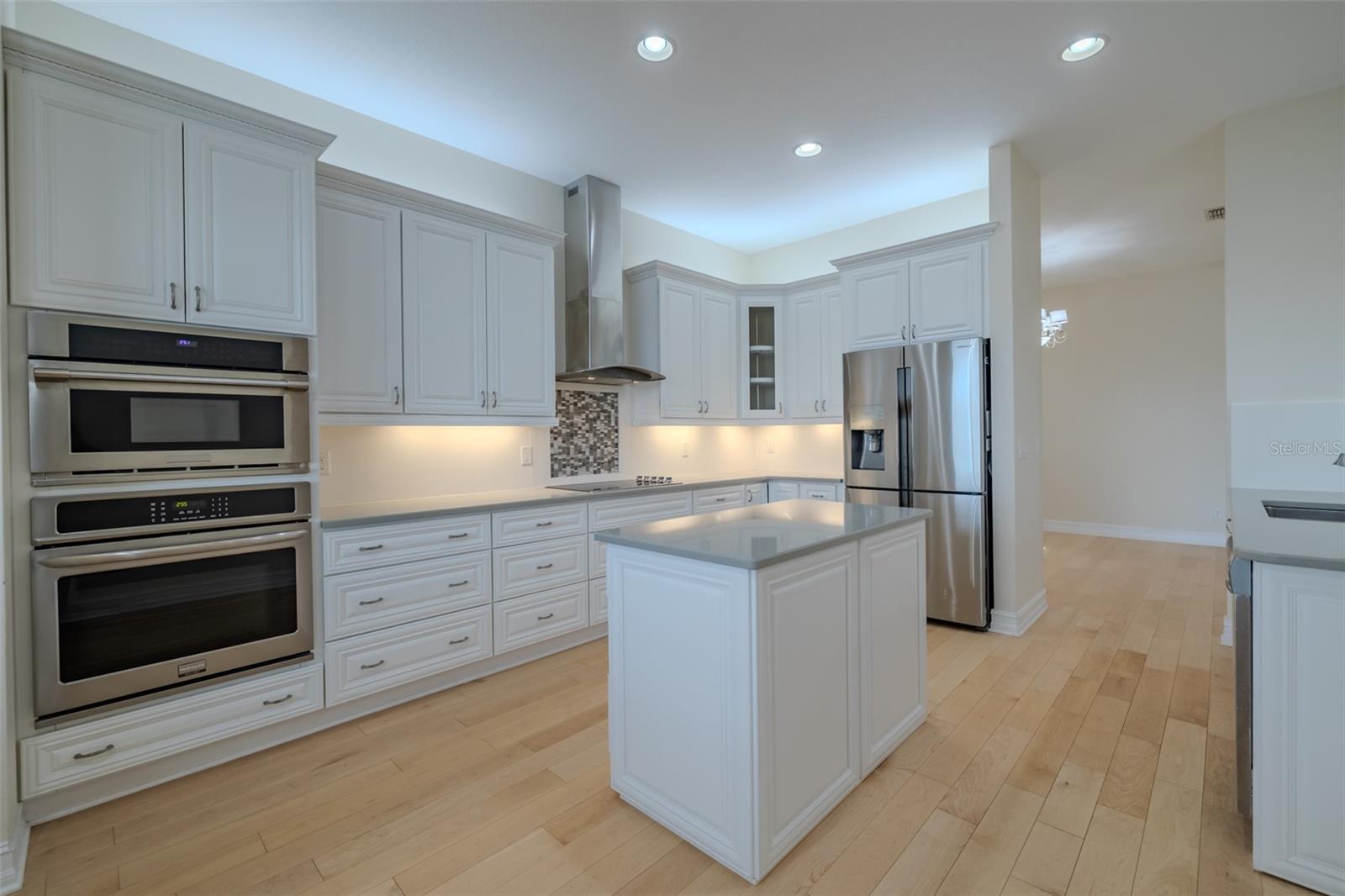 Image 21 of 89 For 16206 Diamond Bay Drive