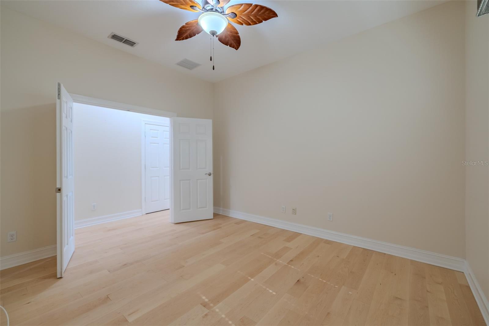 Image 24 of 89 For 16206 Diamond Bay Drive