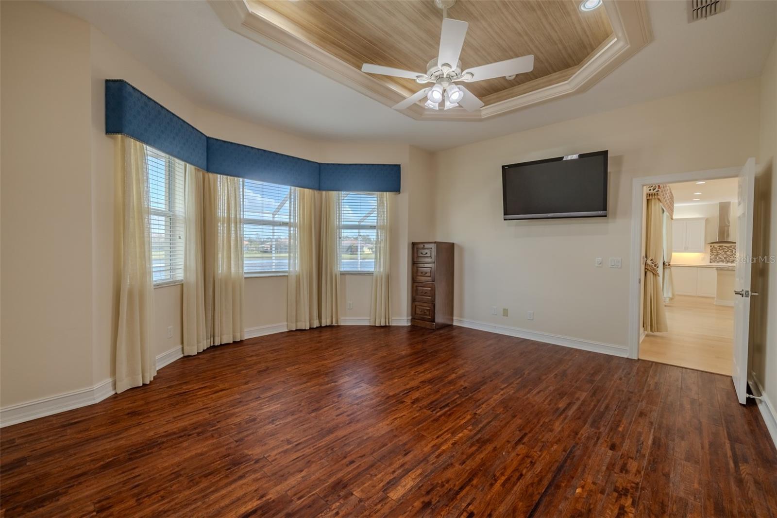 Image 31 of 89 For 16206 Diamond Bay Drive