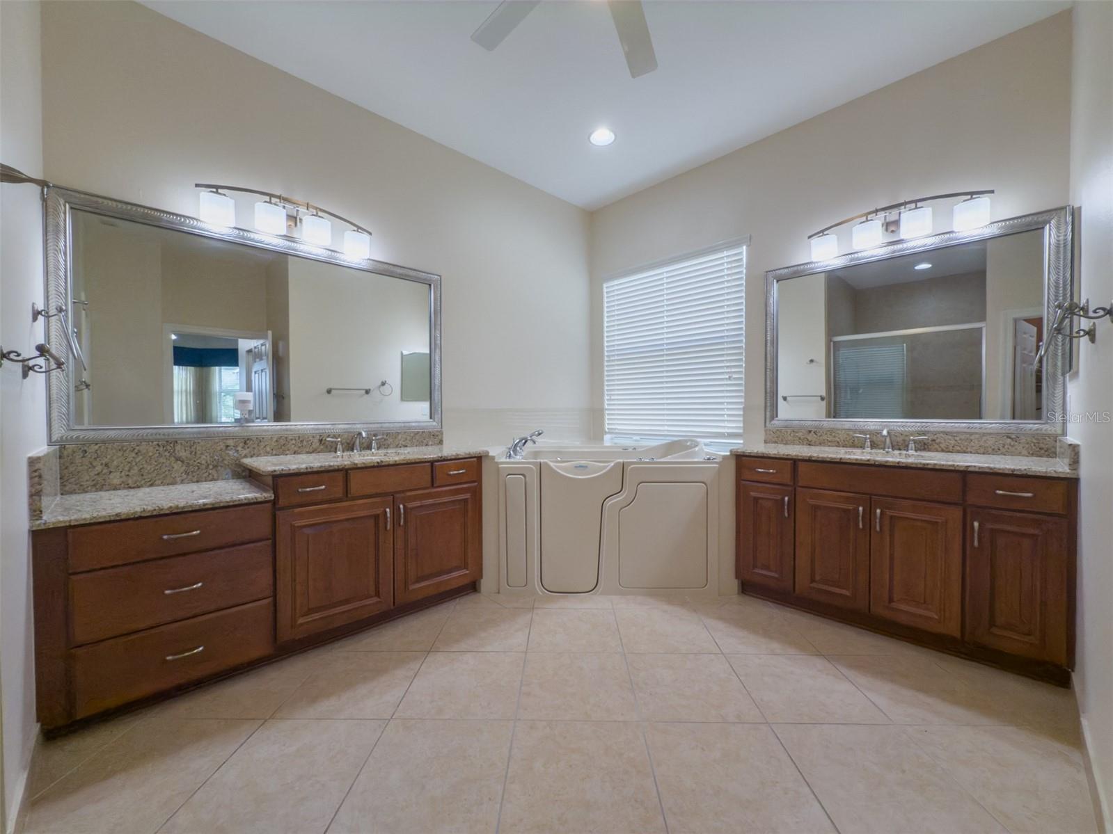 Image 37 of 89 For 16206 Diamond Bay Drive