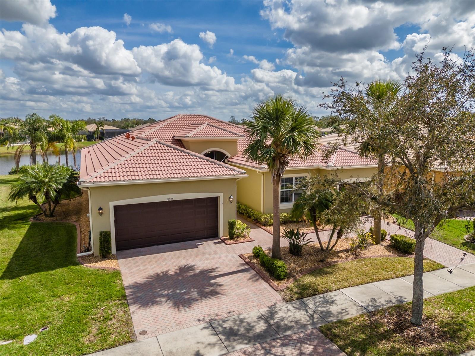 Image 5 of 89 For 16206 Diamond Bay Drive