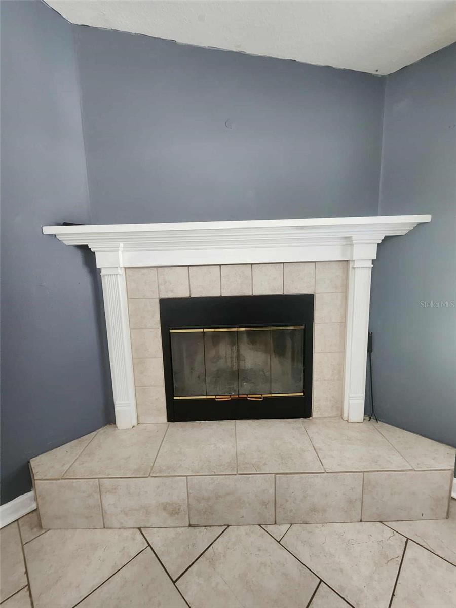 Image 4 of 48 For 17430 Spring Valley Road