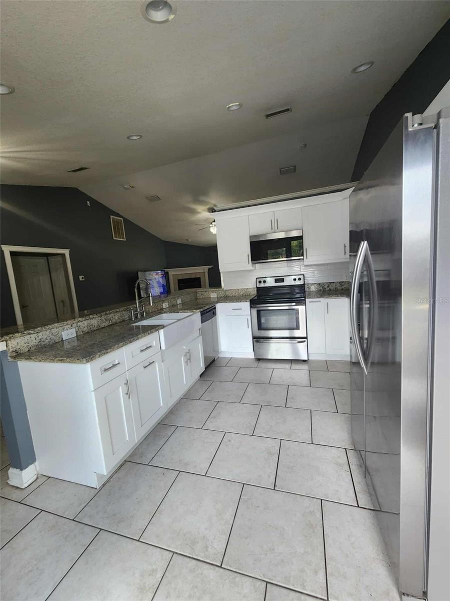 Image 8 of 48 For 17430 Spring Valley Road