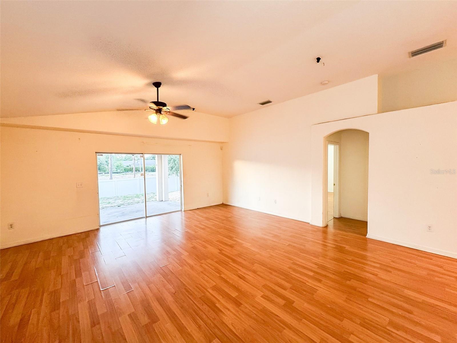 Image 17 of 35 For 9735 Riverchase Drive