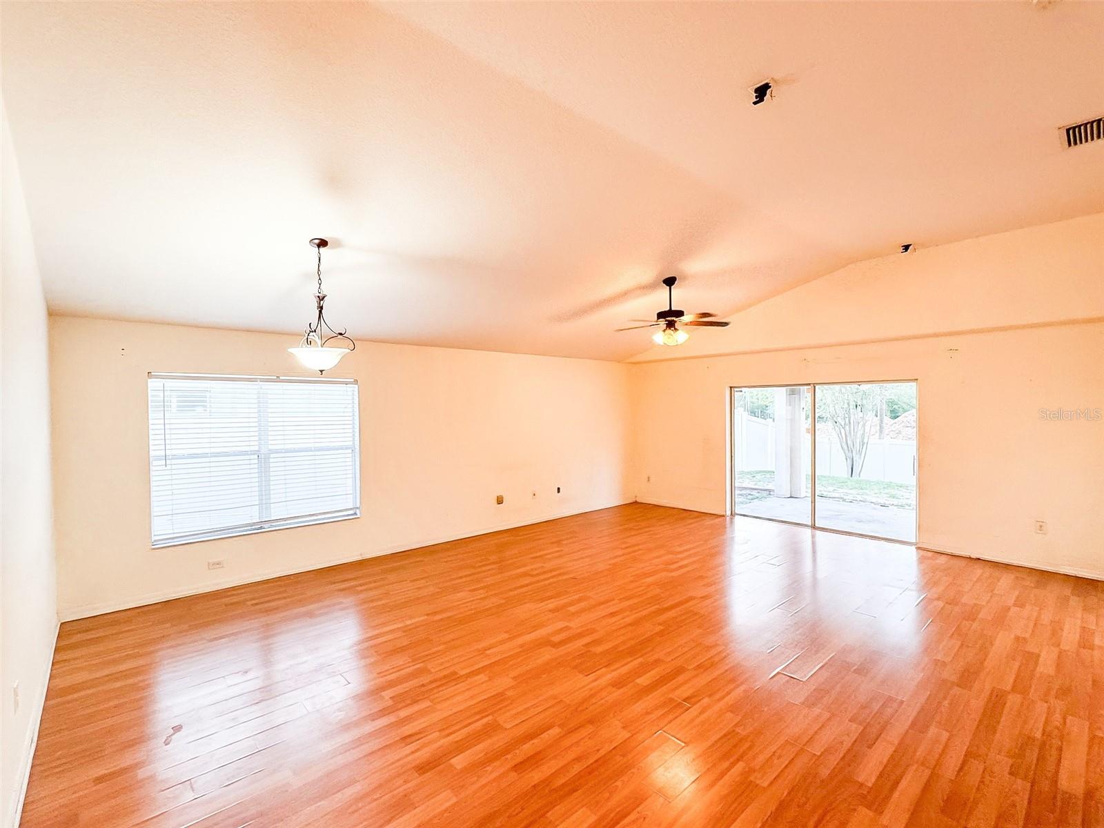 Image 18 of 35 For 9735 Riverchase Drive