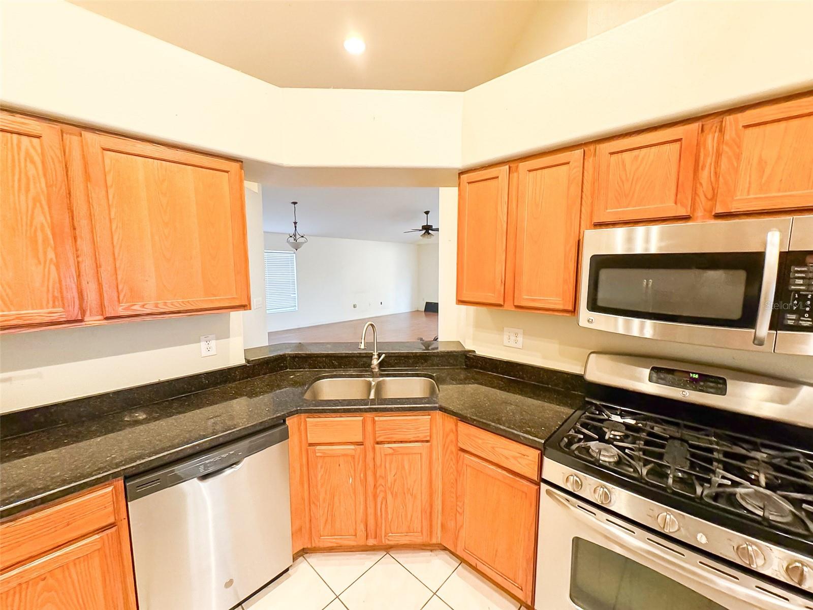 Image 21 of 35 For 9735 Riverchase Drive