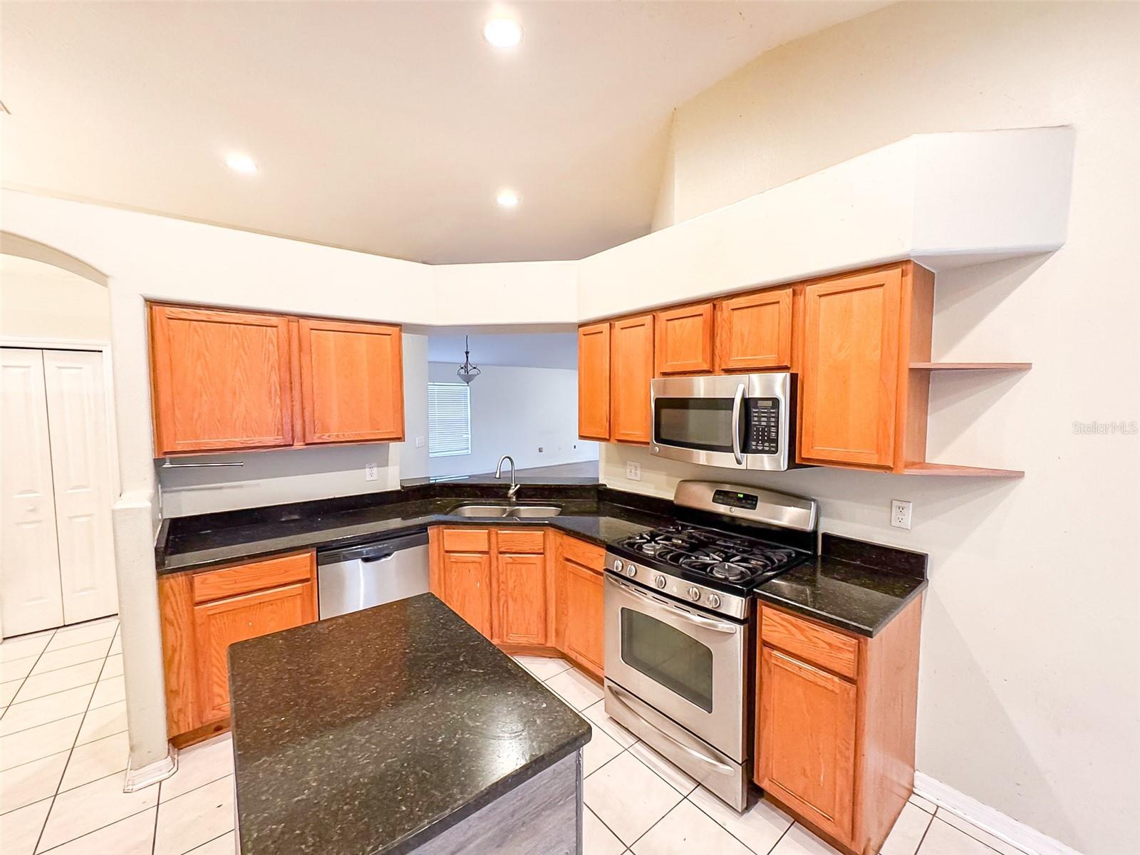 Image 22 of 35 For 9735 Riverchase Drive