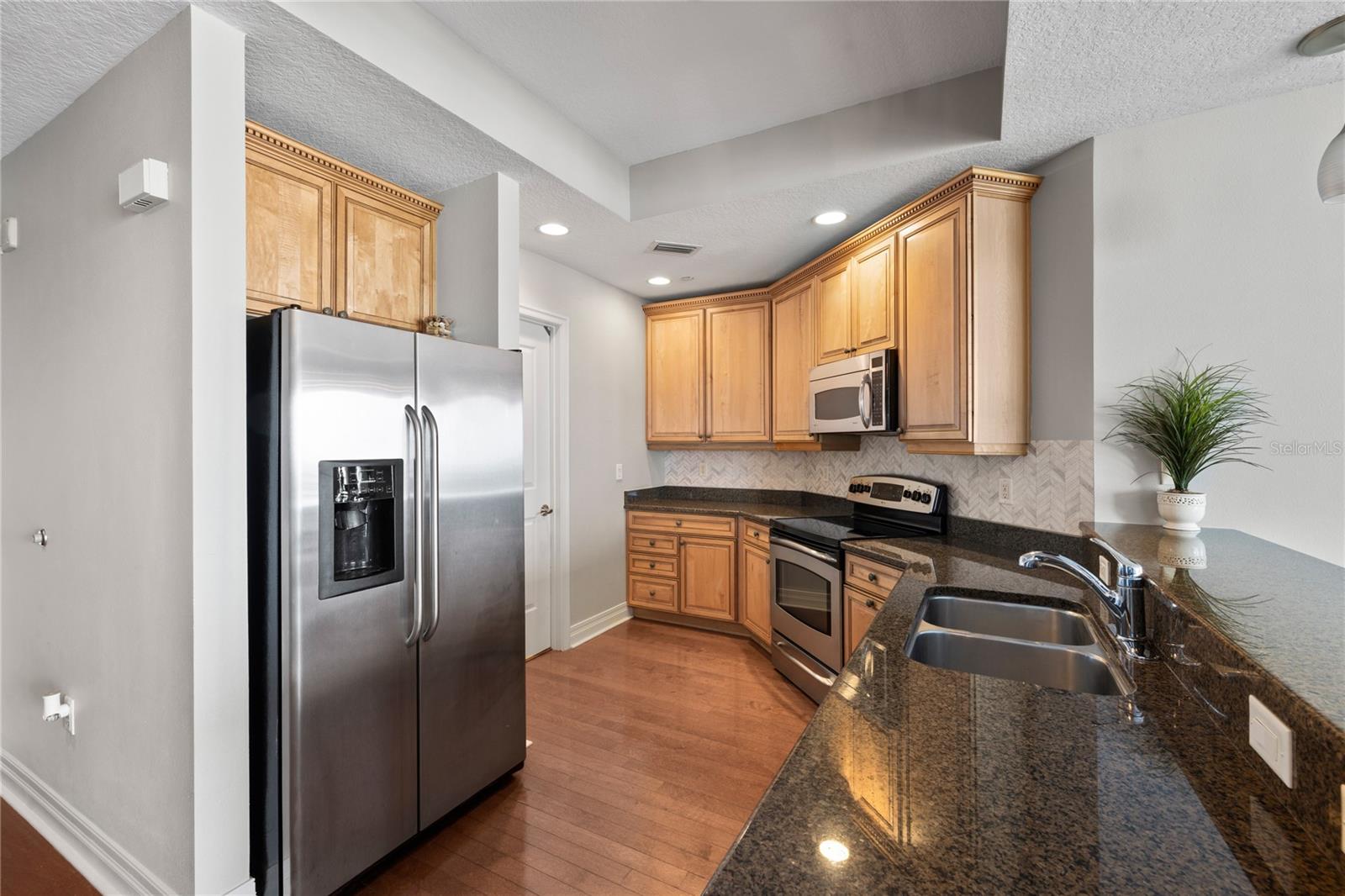 Image 19 of 66 For 449 12th Street 1201