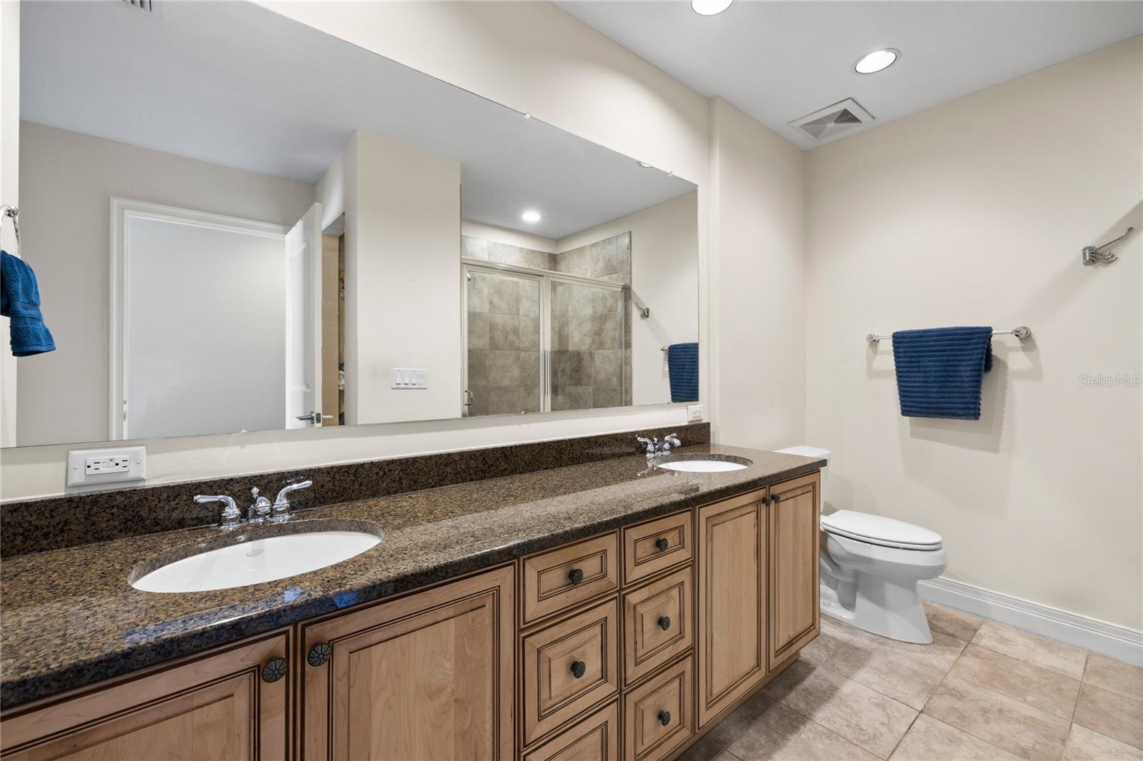 Image 28 of 66 For 449 12th Street 1201