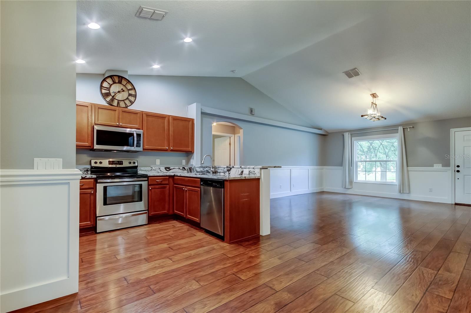 Image 19 of 46 For 6145 103rd Avenue N