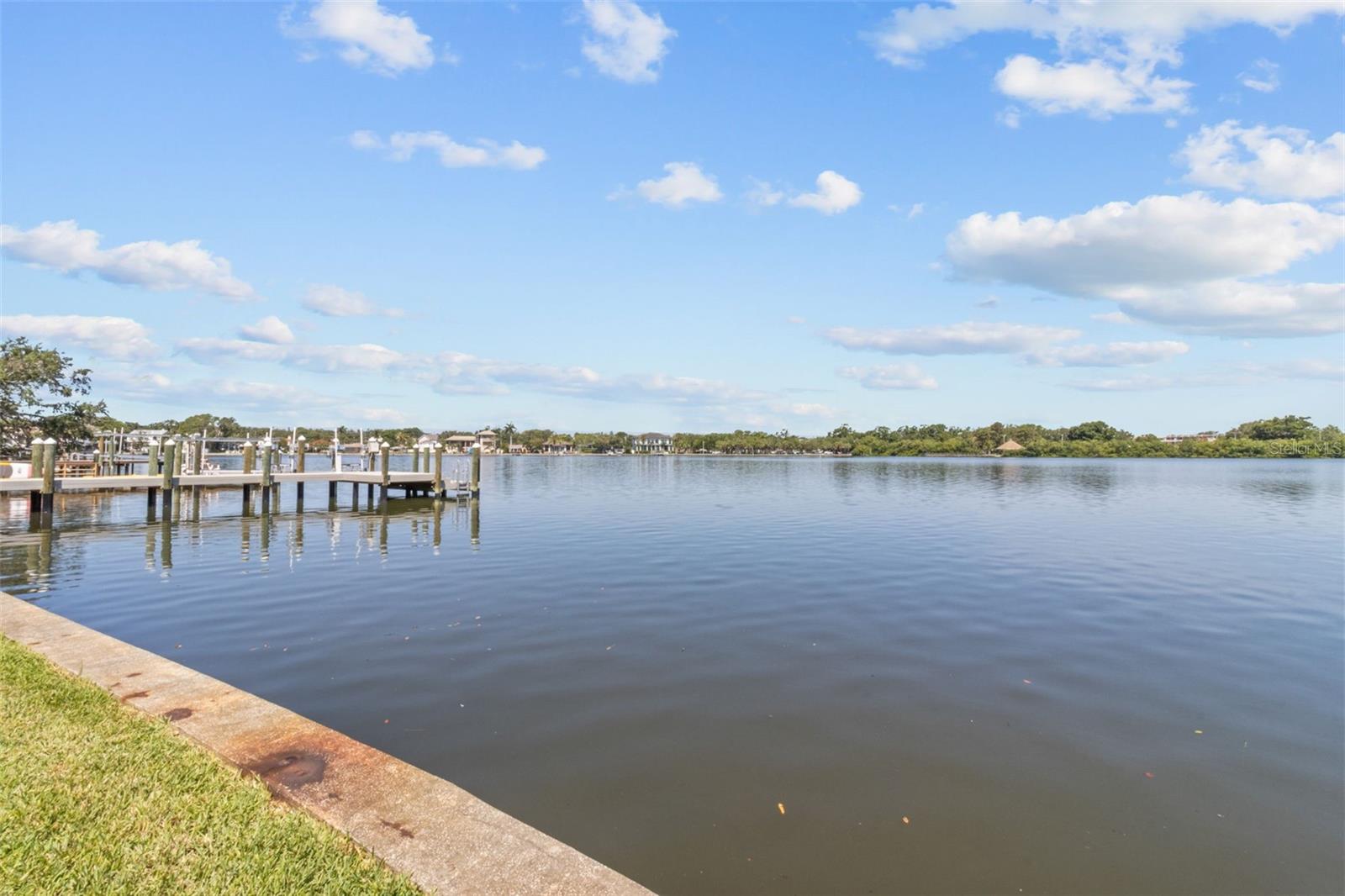 Listing photo id 9 for 1238 Monterey Boulevard Ne