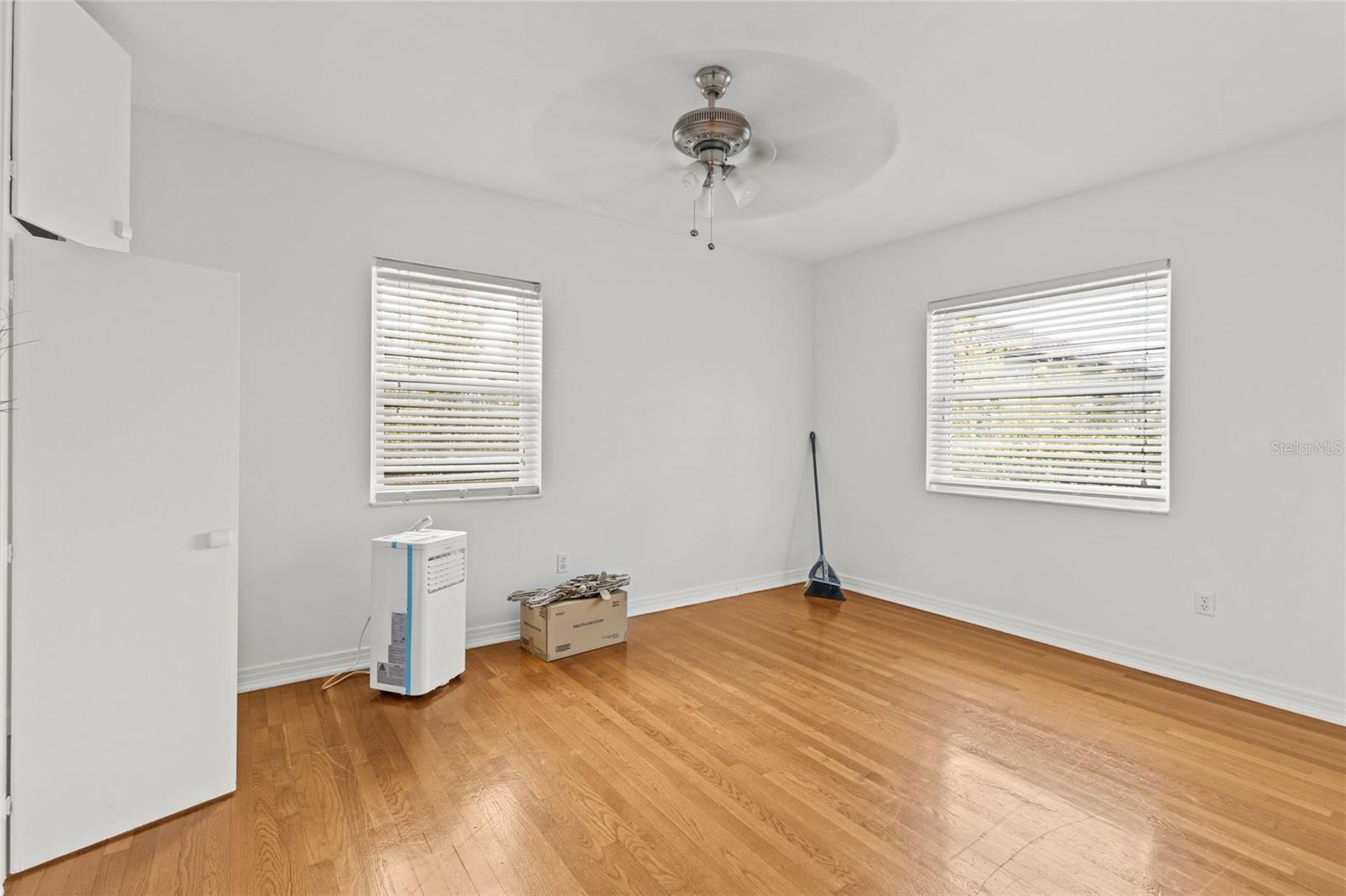 Listing photo id 6 for 1238 Monterey Boulevard Ne