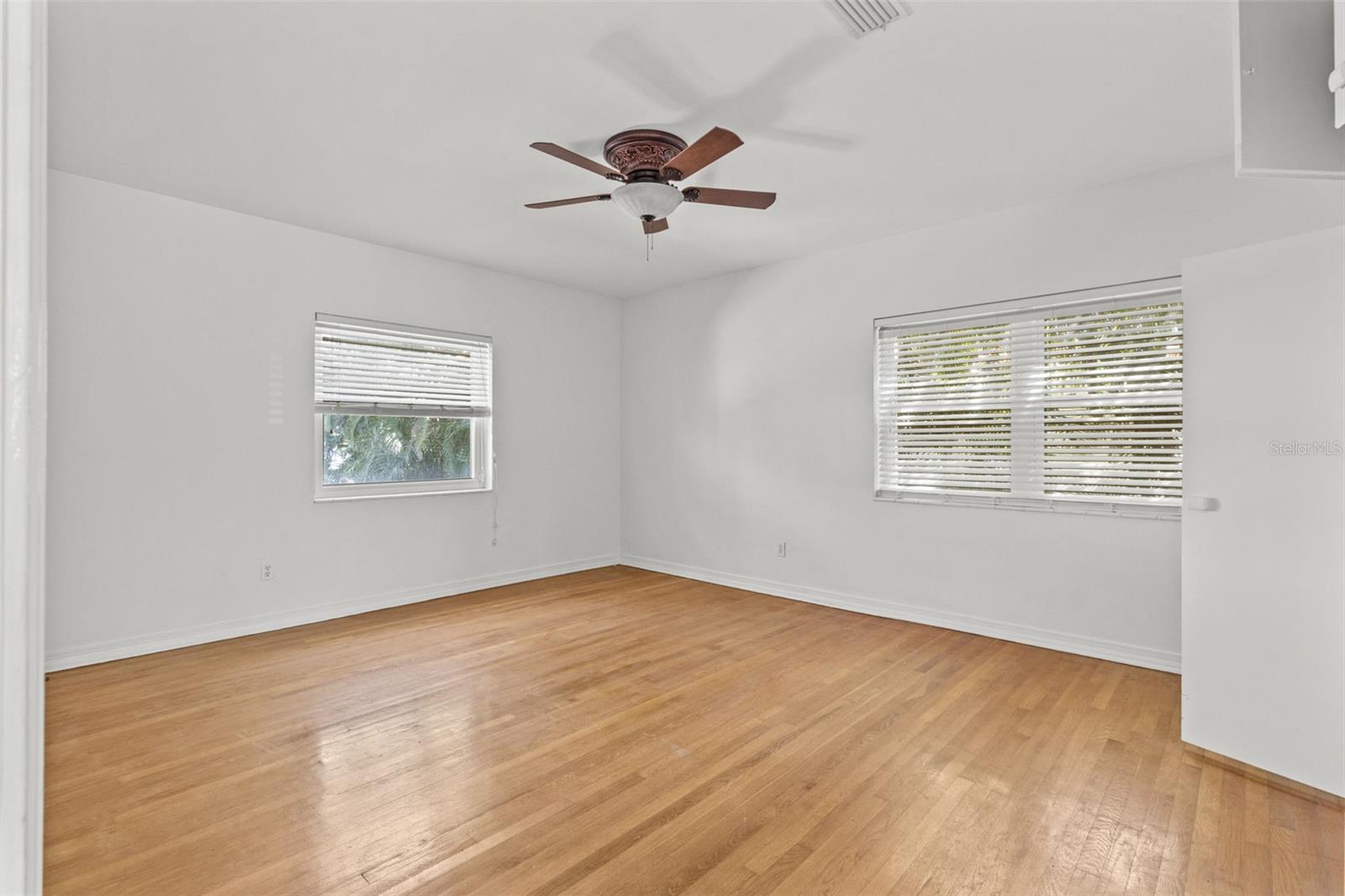 Listing photo id 7 for 1238 Monterey Boulevard Ne