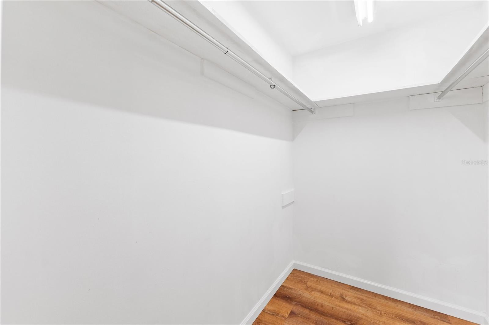 Image 17 of 50 For 509 Falmouth Street