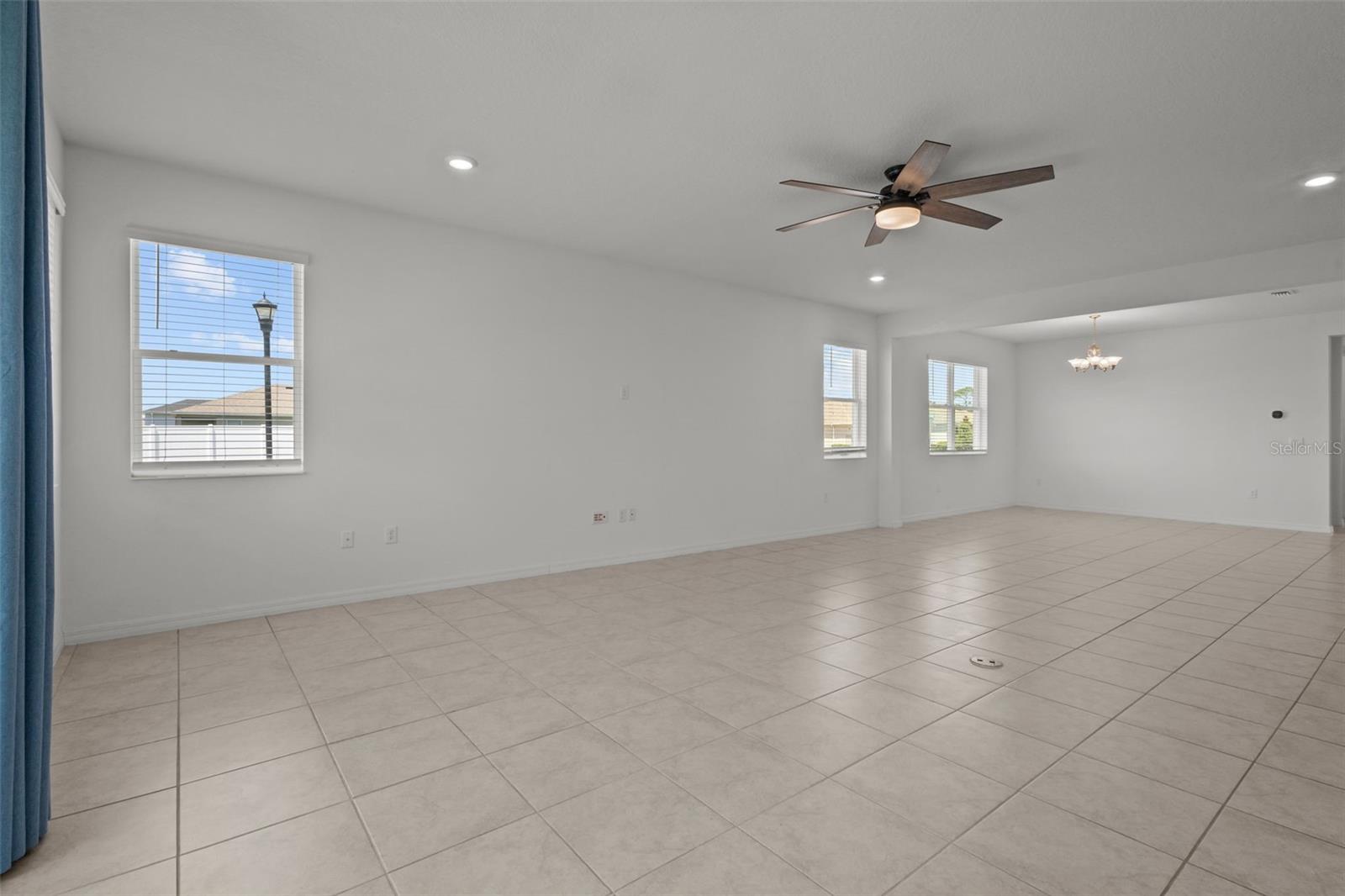 Image 15 of 42 For 12697 Achasta Boulevard