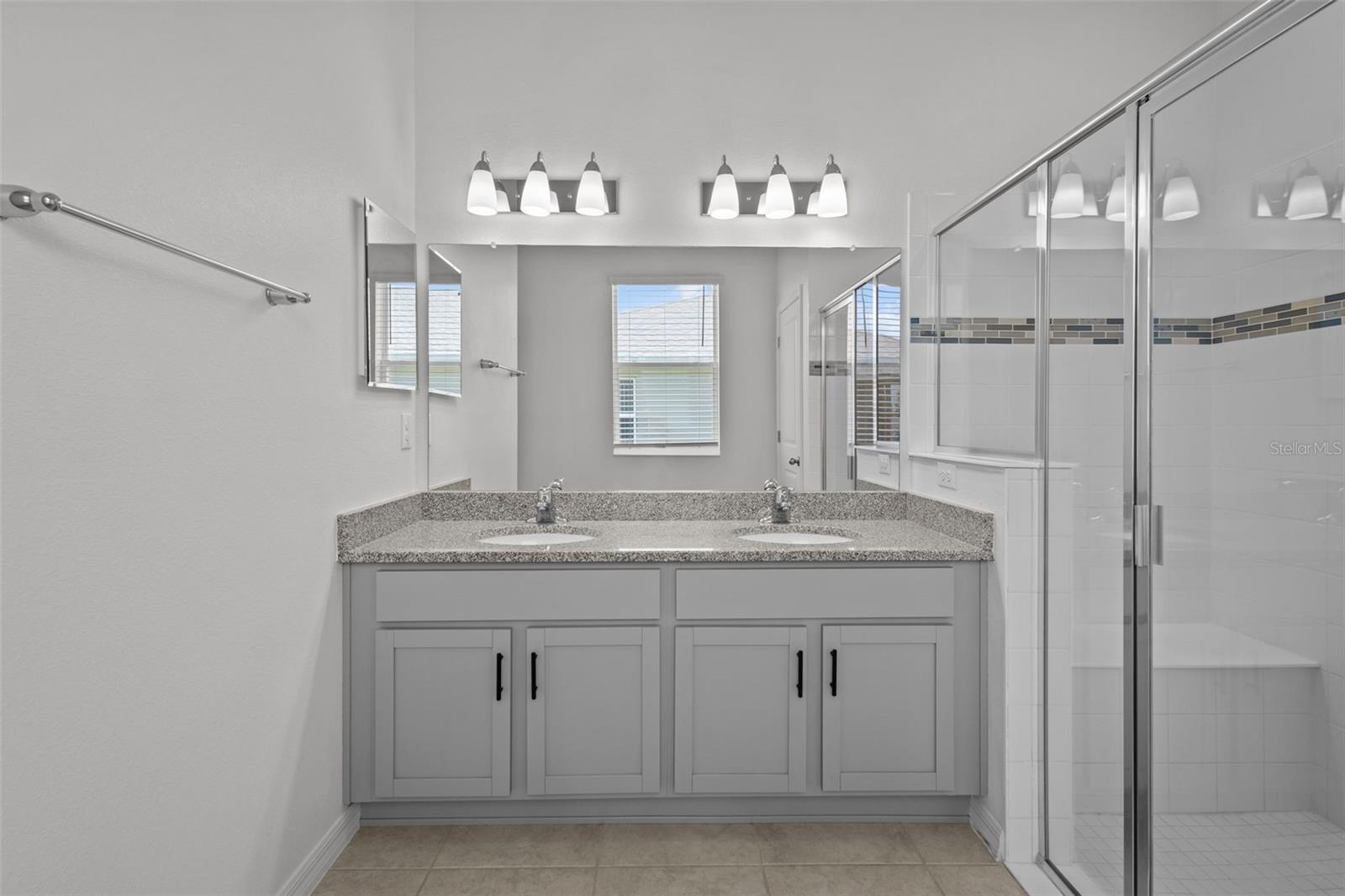 Image 21 of 42 For 12697 Achasta Boulevard