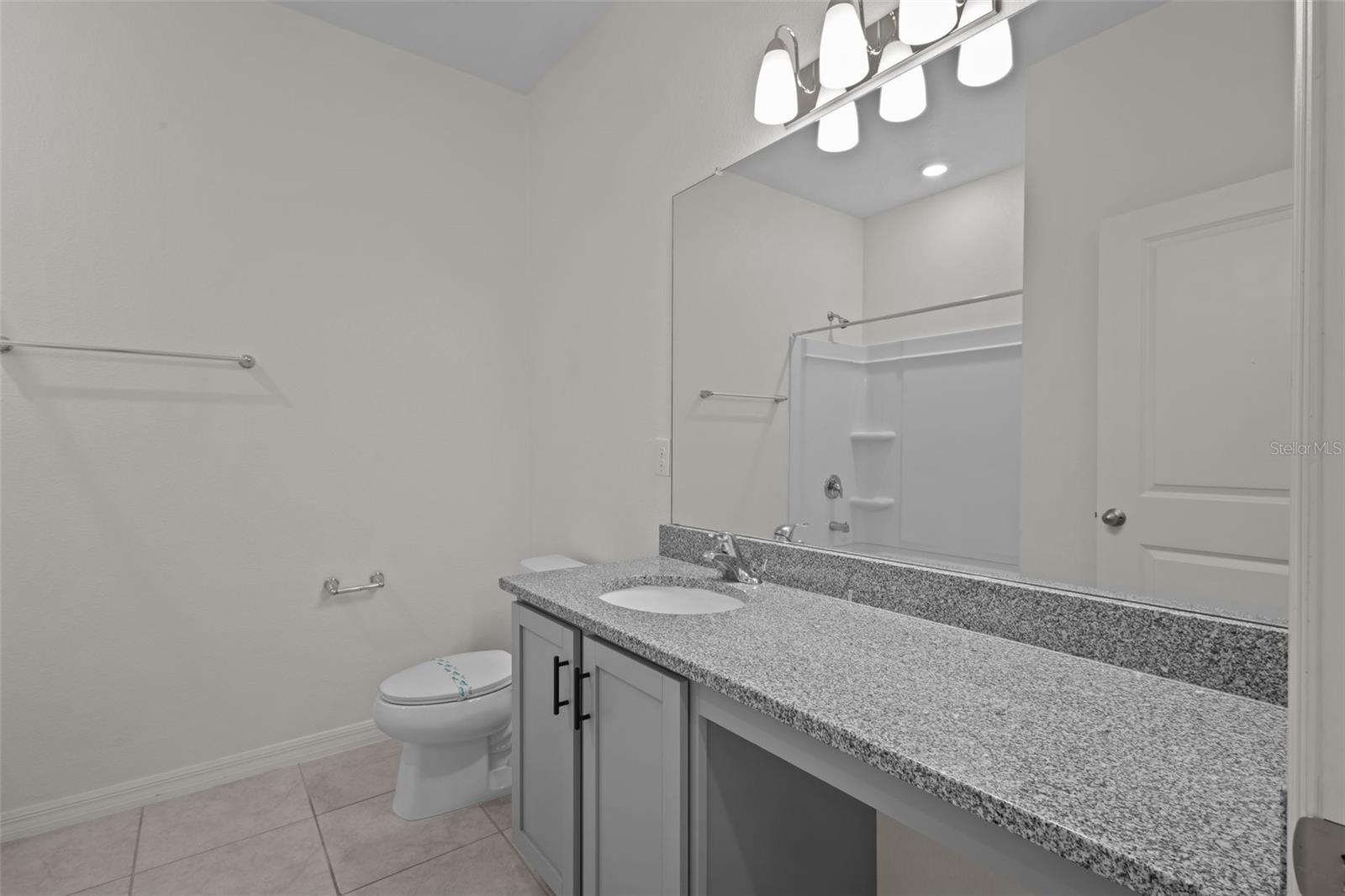Image 26 of 42 For 12697 Achasta Boulevard