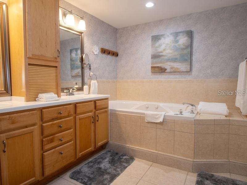 Listing photo id 17 for 101 8th Street