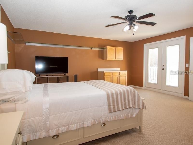 Listing photo id 18 for 101 8th Street