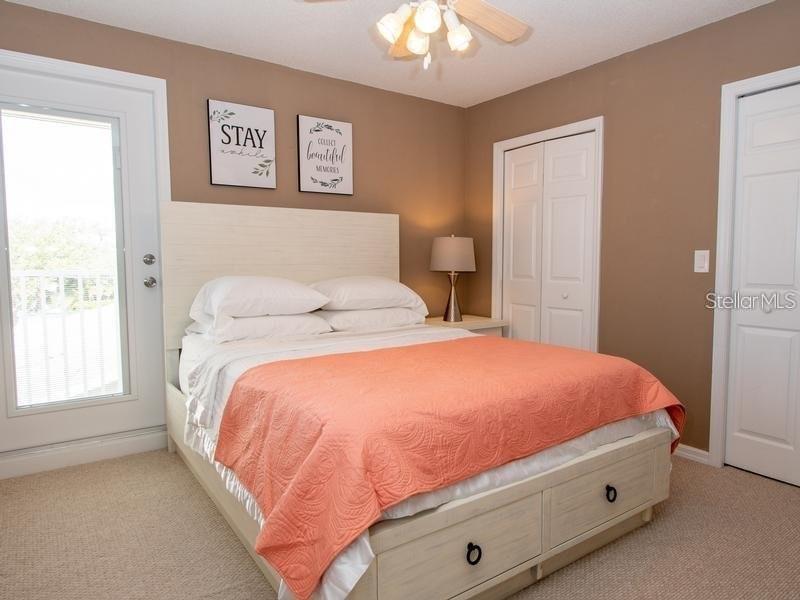 Listing photo id 24 for 101 8th Street