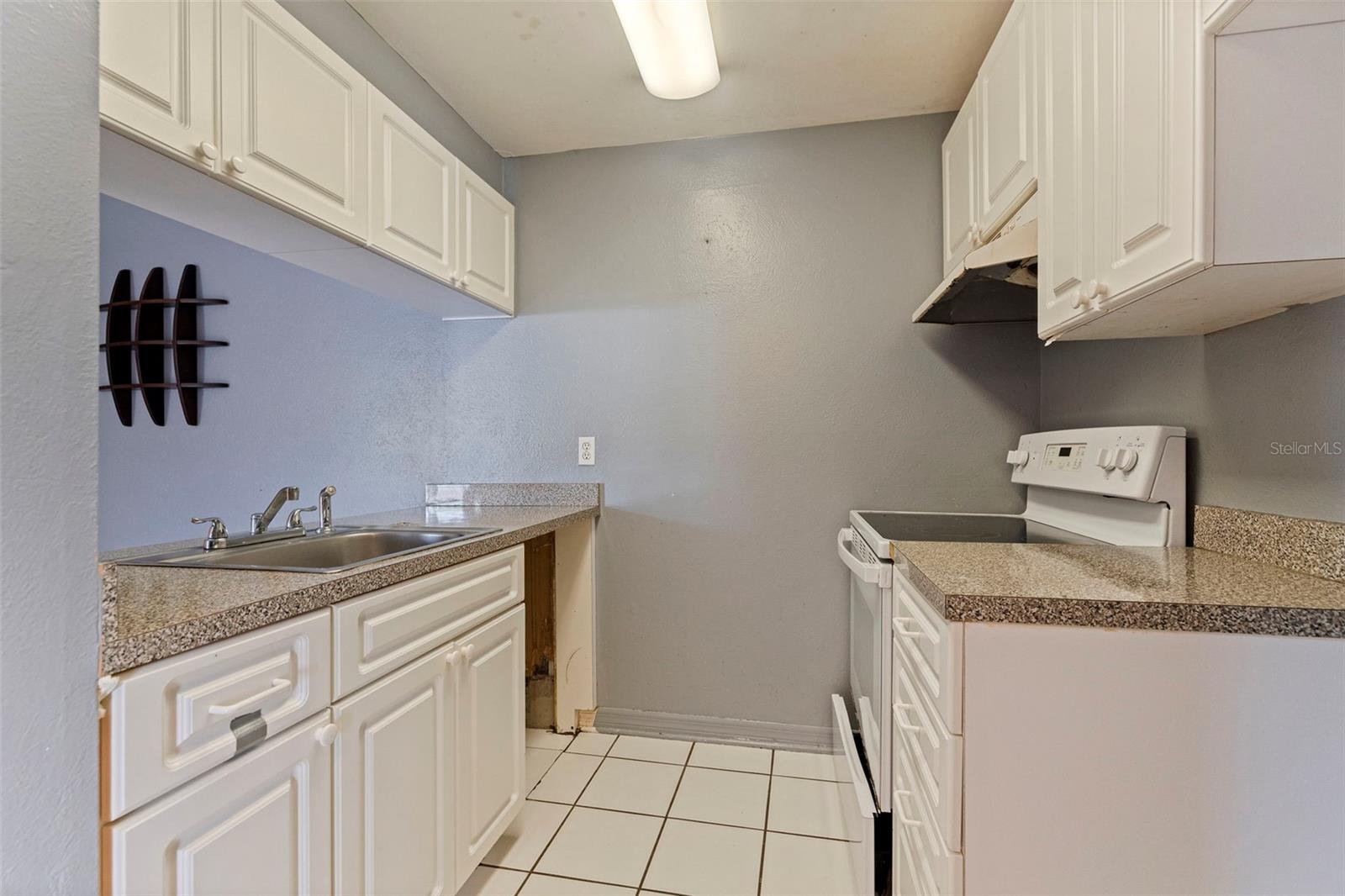 Image 7 of 20 For 1799 Highland Avenue 3