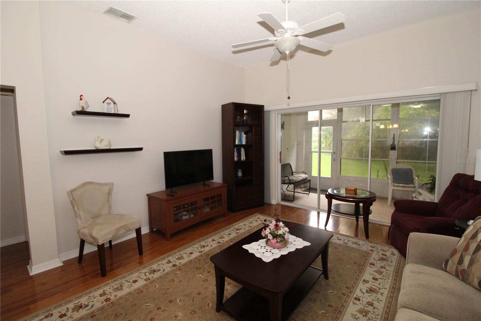 Image 14 of 31 For 2218 Nantucket Drive 44