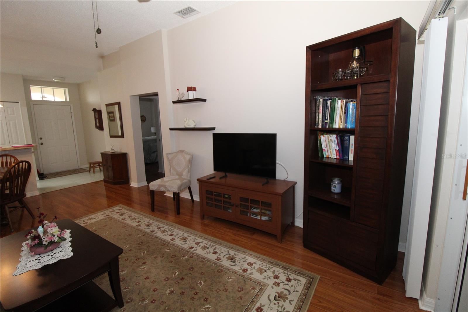 Image 15 of 31 For 2218 Nantucket Drive 44