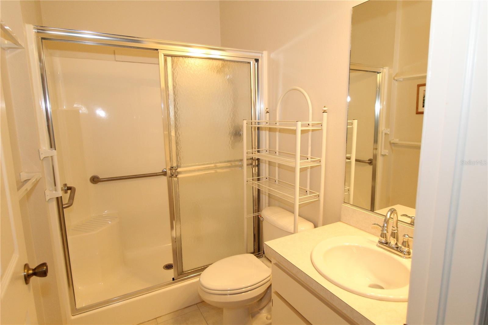 Image 19 of 31 For 2218 Nantucket Drive 44