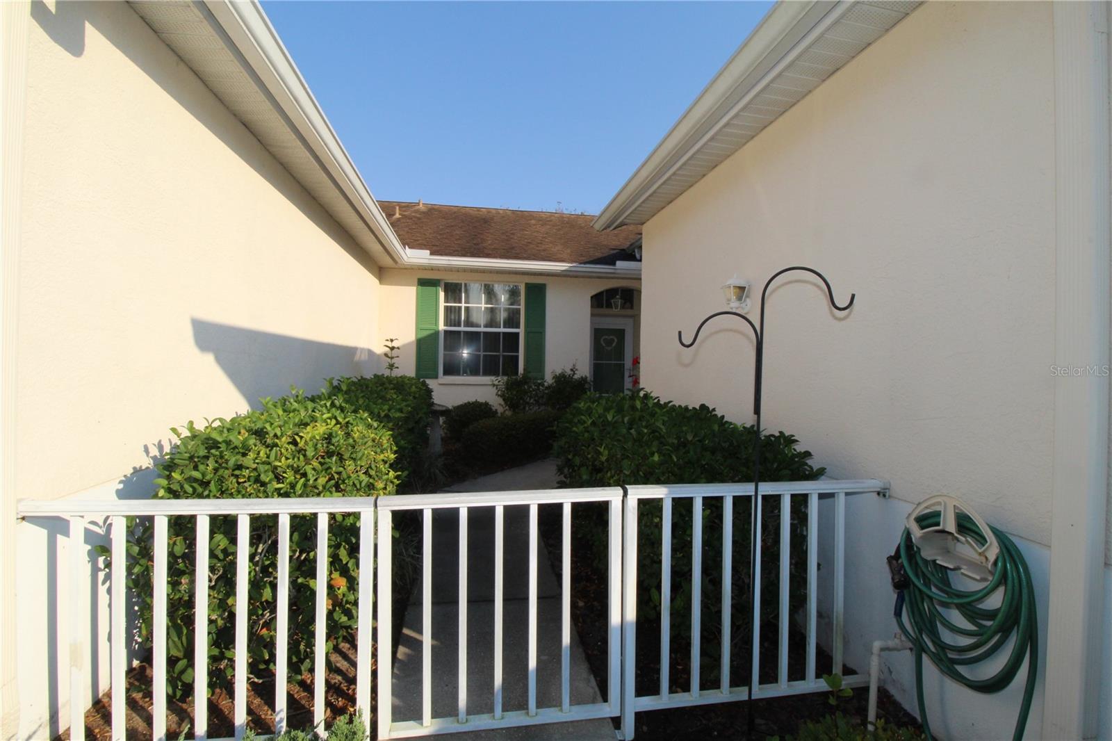 Image 2 of 31 For 2218 Nantucket Drive 44