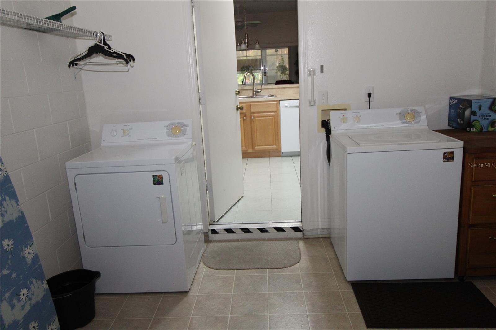 Image 34 of 49 For 2218 Nantucket Drive 44