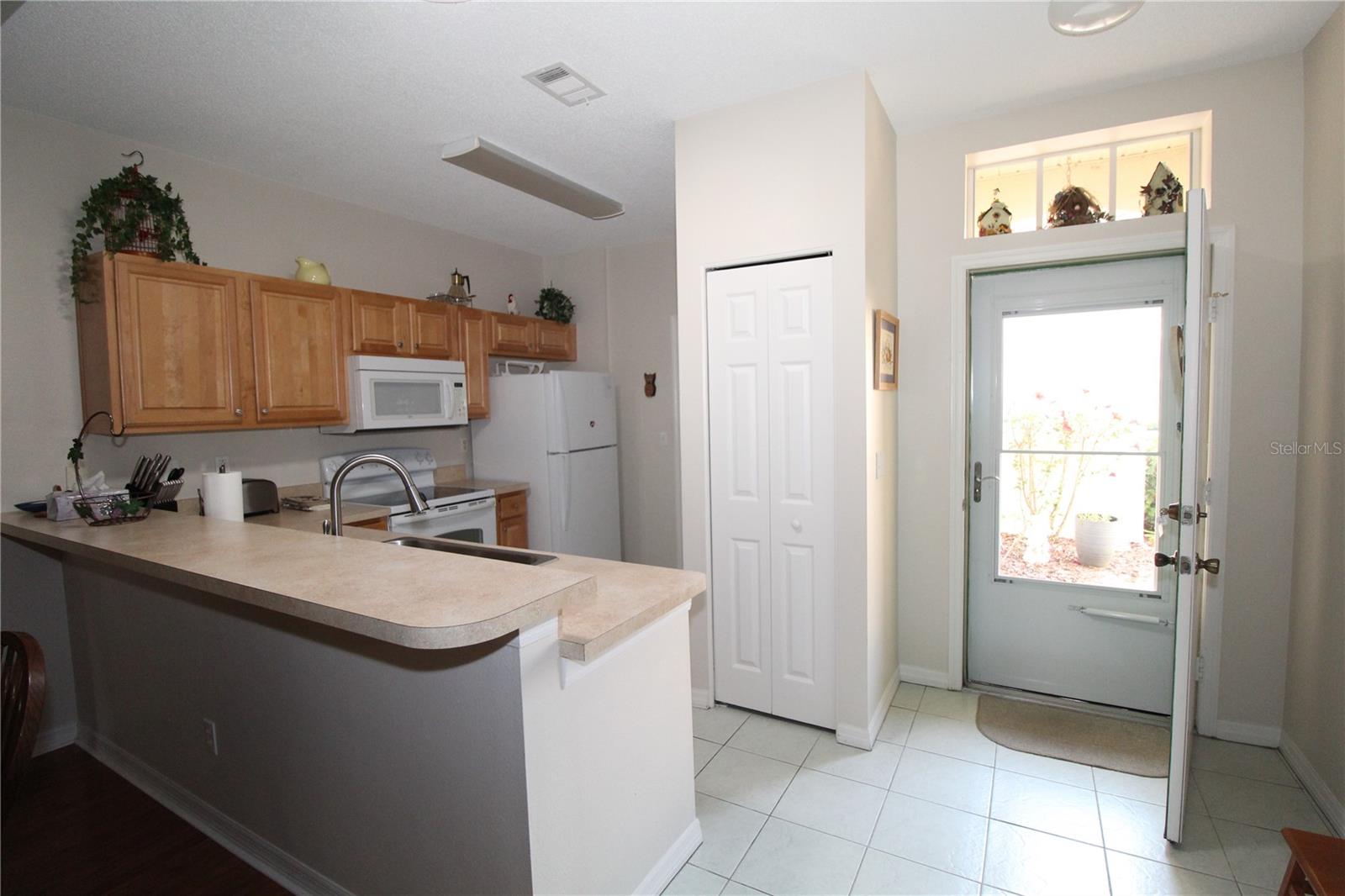Image 5 of 31 For 2218 Nantucket Drive 44